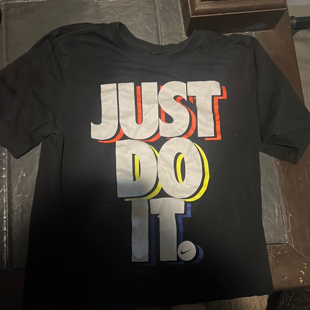 2 Nike shirts